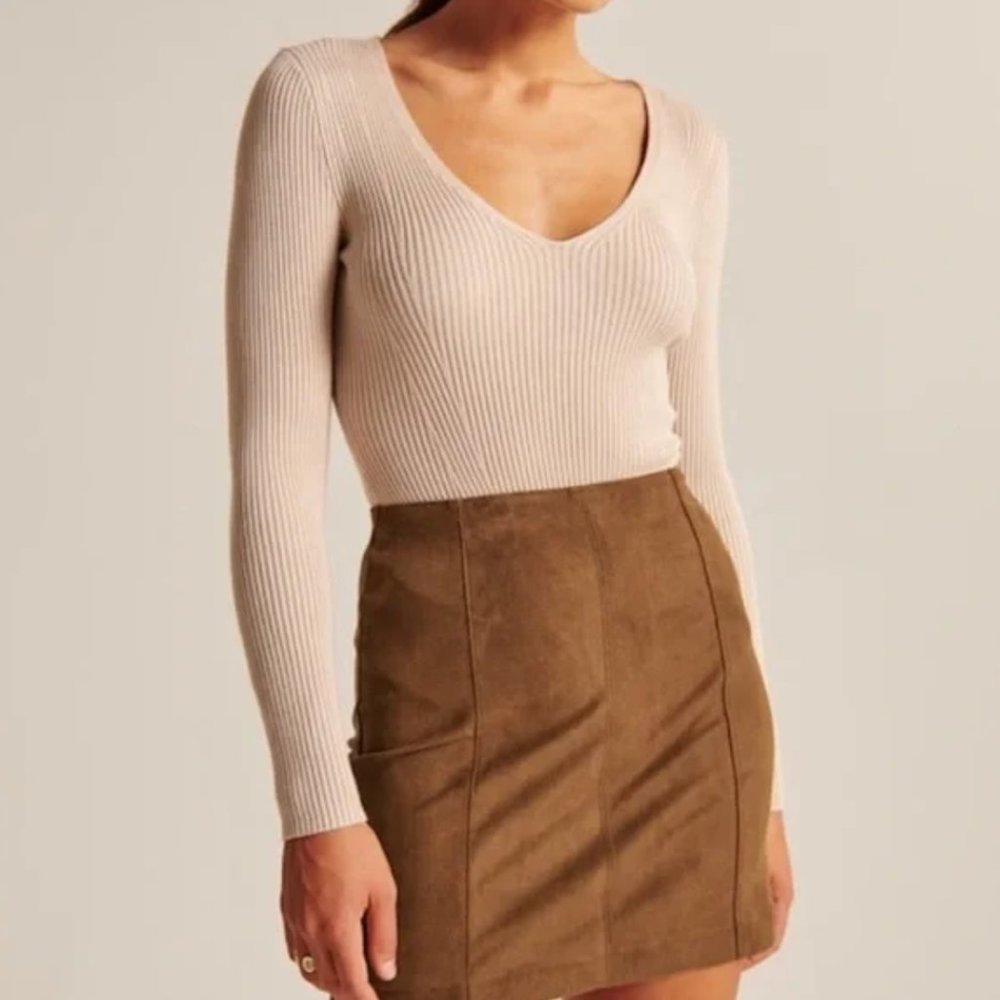 Abercrombie & Fitch Tan Vegan Suede Size M Mini Skirt